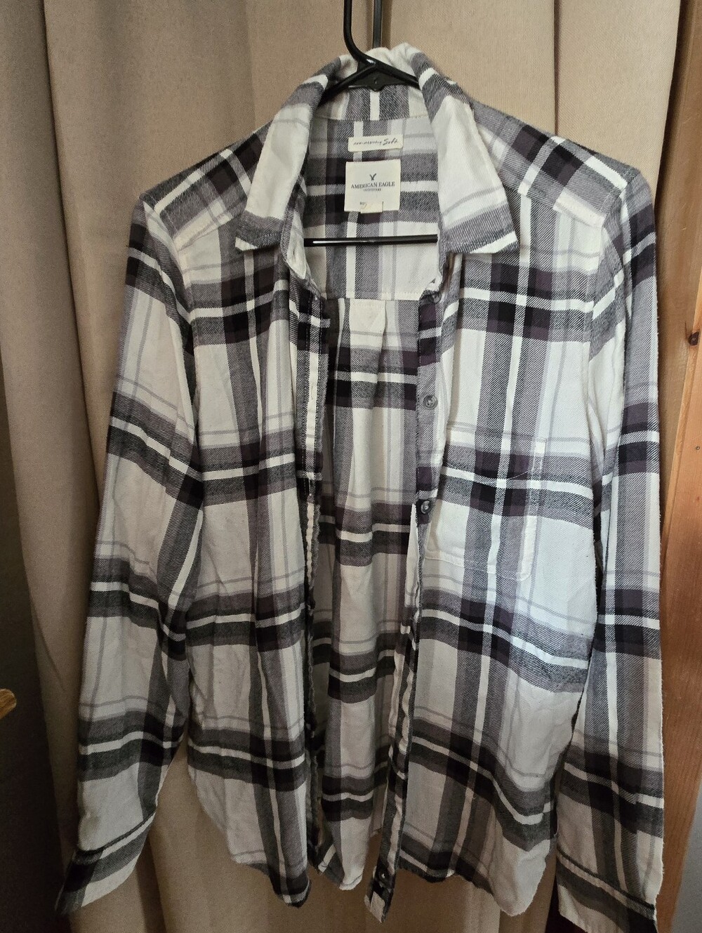 American Eagle Outfitters Womens White and Gray Plaid Button-Up Shirt